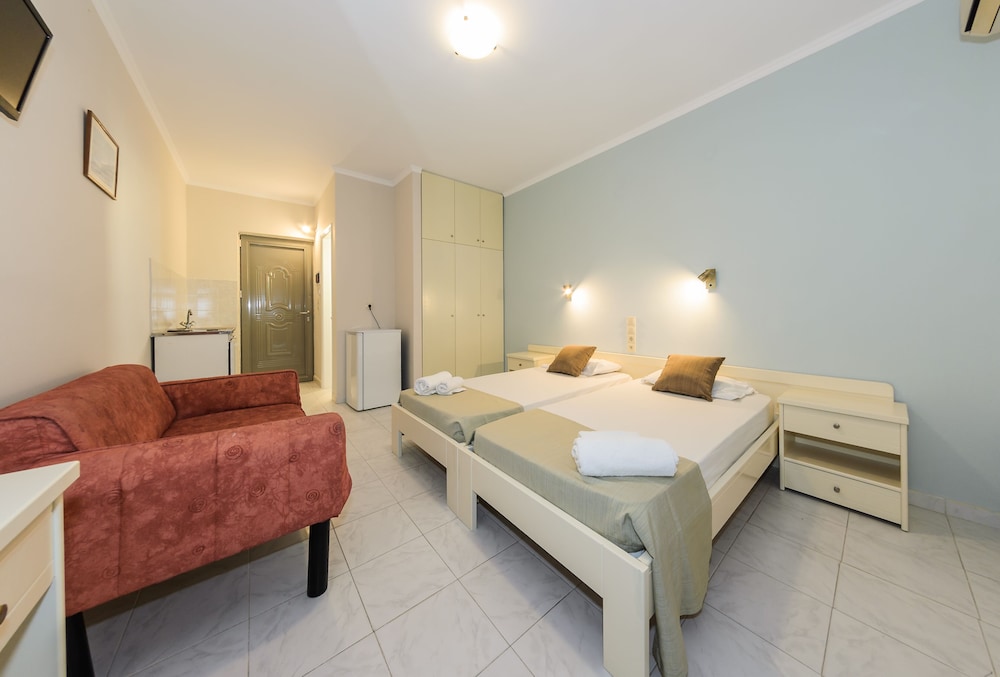 Karras Livin — Hotel rooms in Laganas, Ionian Islands