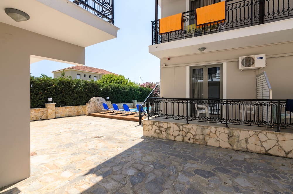 Karras Livin — Hotel building in Laganas, Ionian Islands