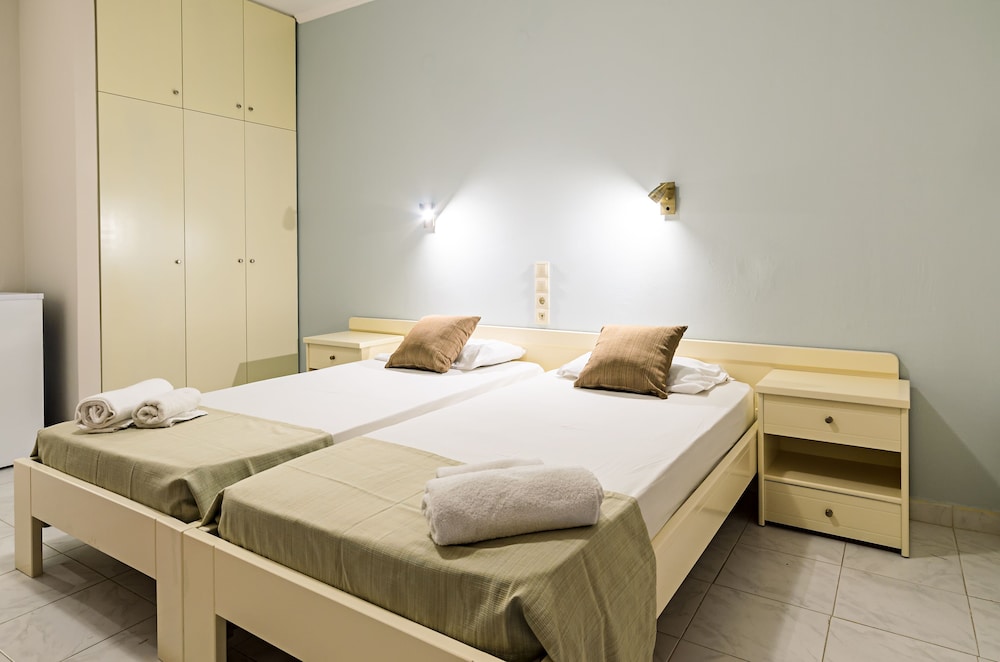 Karras Livin — Hotel rooms in Laganas, Ionian Islands