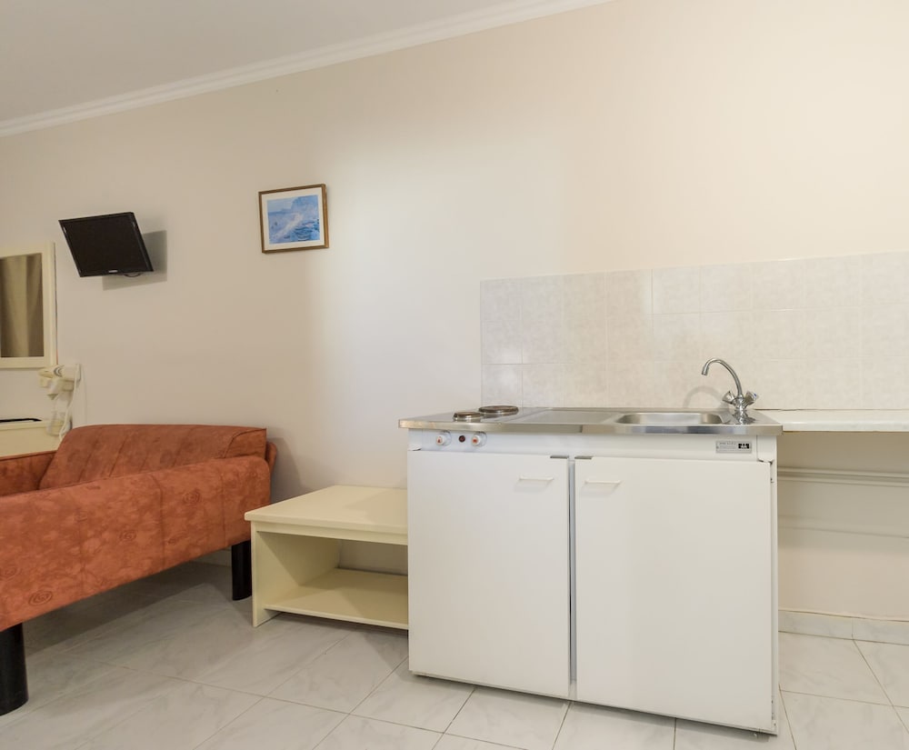 Karras Livin — Hotel rooms in Laganas, Ionian Islands