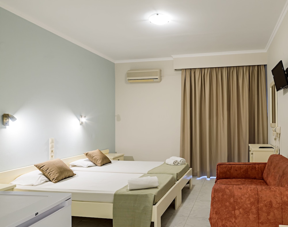 Karras Livin — Hotel rooms in Laganas, Ionian Islands
