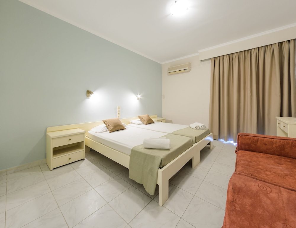 Karras Livin — Hotel rooms in Laganas, Ionian Islands