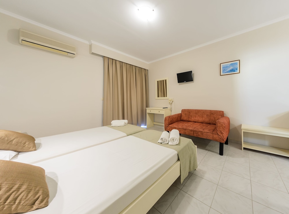 Karras Livin — Hotel rooms in Laganas, Ionian Islands
