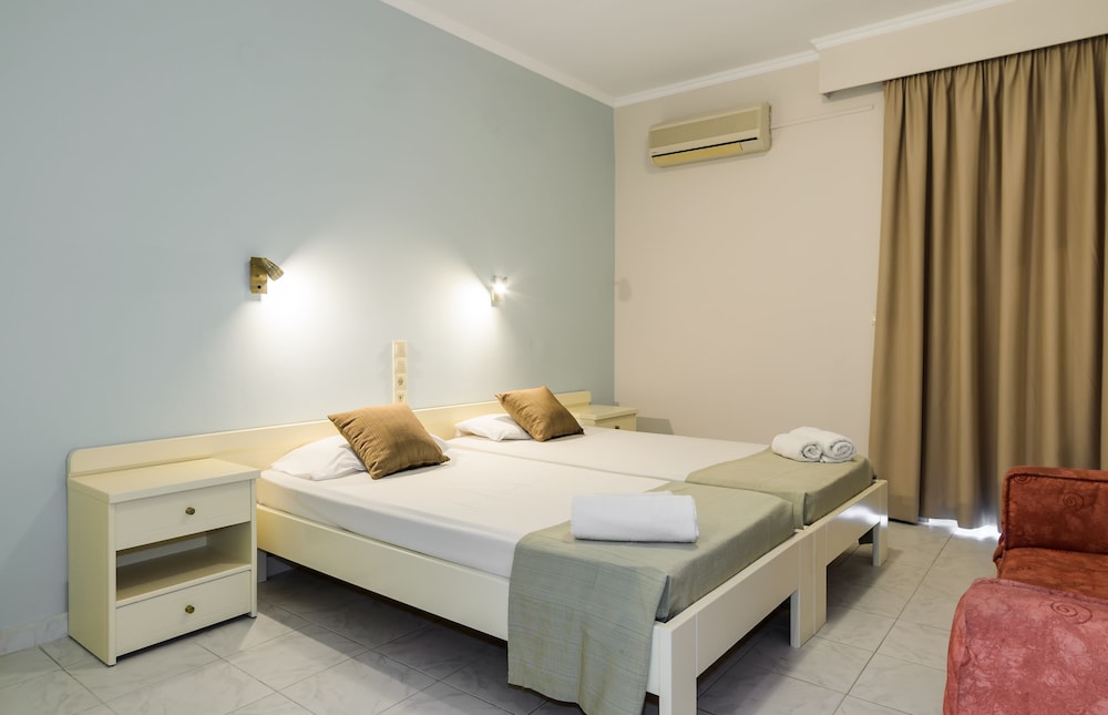 Karras Livin — Hotel rooms in Laganas, Ionian Islands