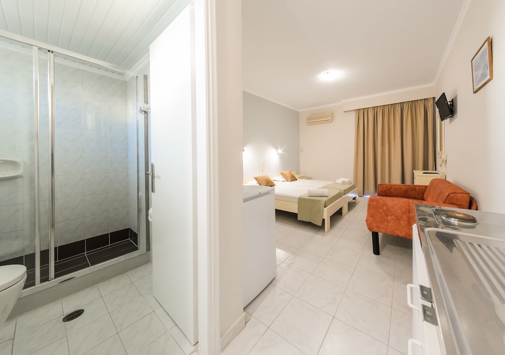 Karras Livin — Hotel rooms in Laganas, Ionian Islands