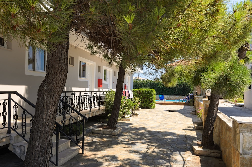 Karras Livin — Hotel building in Laganas, Ionian Islands