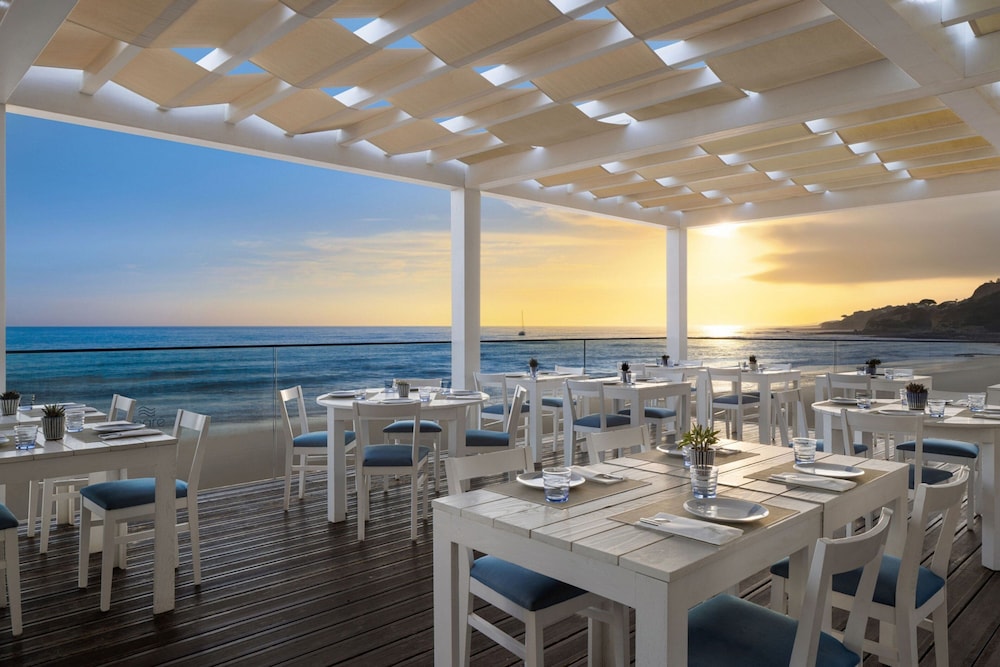 Pine Cliffs Residence, a Luxury Collection Resort, Algarve — Restaurant & bars in Albufeira, Faro