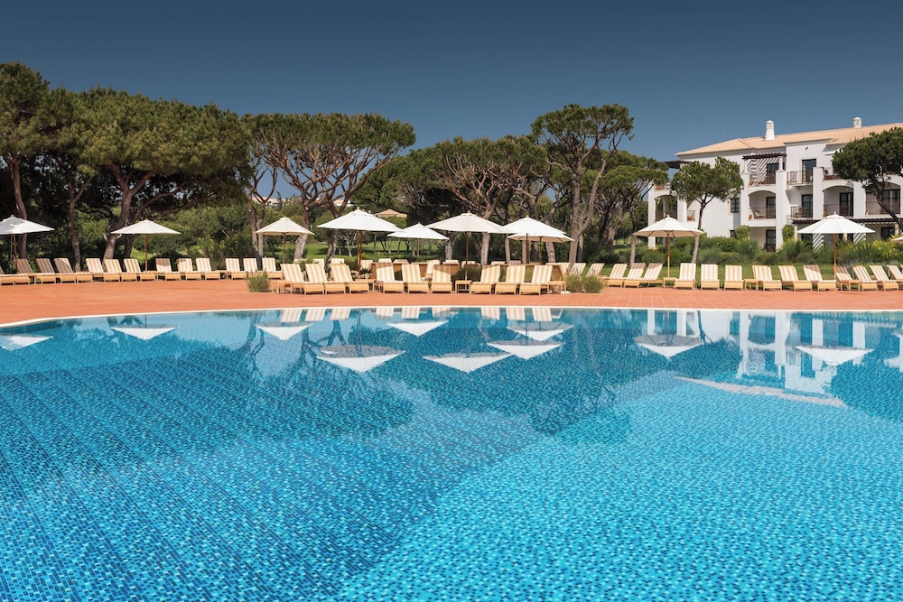 Pine Cliffs Residence, a Luxury Collection Resort, Algarve — Swimming pool in Albufeira, Faro