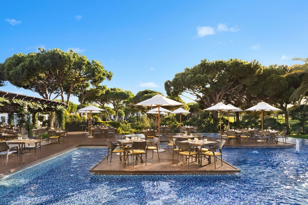 Pine Cliffs Residence, a Luxury Collection Resort, Algarve — Restaurant & bars in Albufeira, Faro