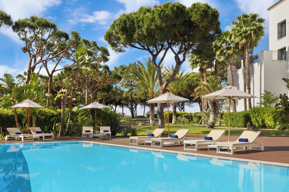 Pine Cliffs Residence, a Luxury Collection Resort, Algarve — Swimming pool in Albufeira, Faro
