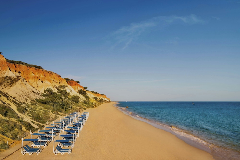Pine Cliffs Residence, a Luxury Collection Resort, Algarve — Beach in Albufeira, Faro