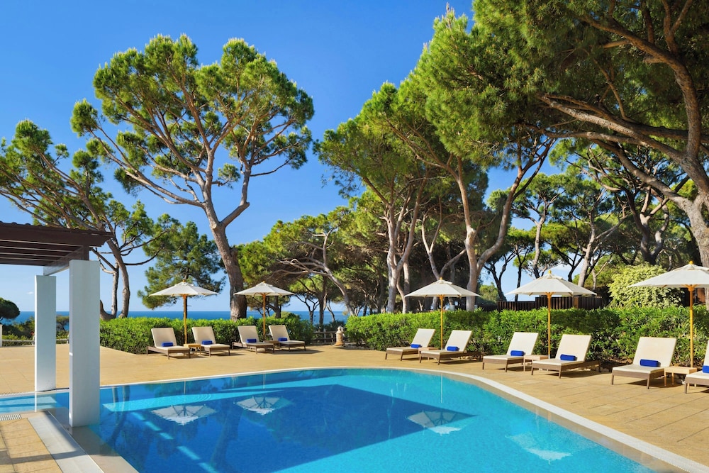 Pine Cliffs Residence, a Luxury Collection Resort, Algarve — Swimming pool in Albufeira, Faro