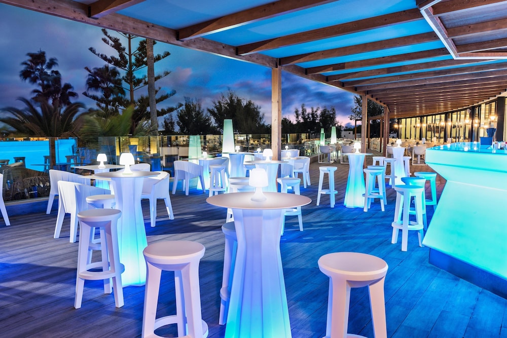 Elba Premium Suites - Adults Only — Restaurant & bars in Playa Blanca, Canary Islands