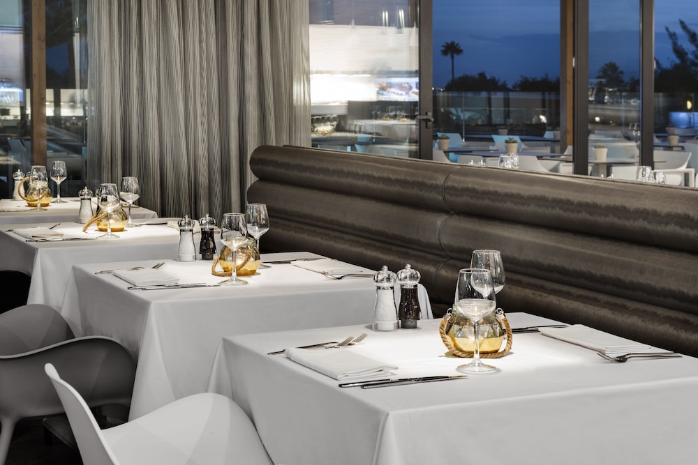 Elba Premium Suites - Adults Only — Restaurant & bars in Playa Blanca, Canary Islands