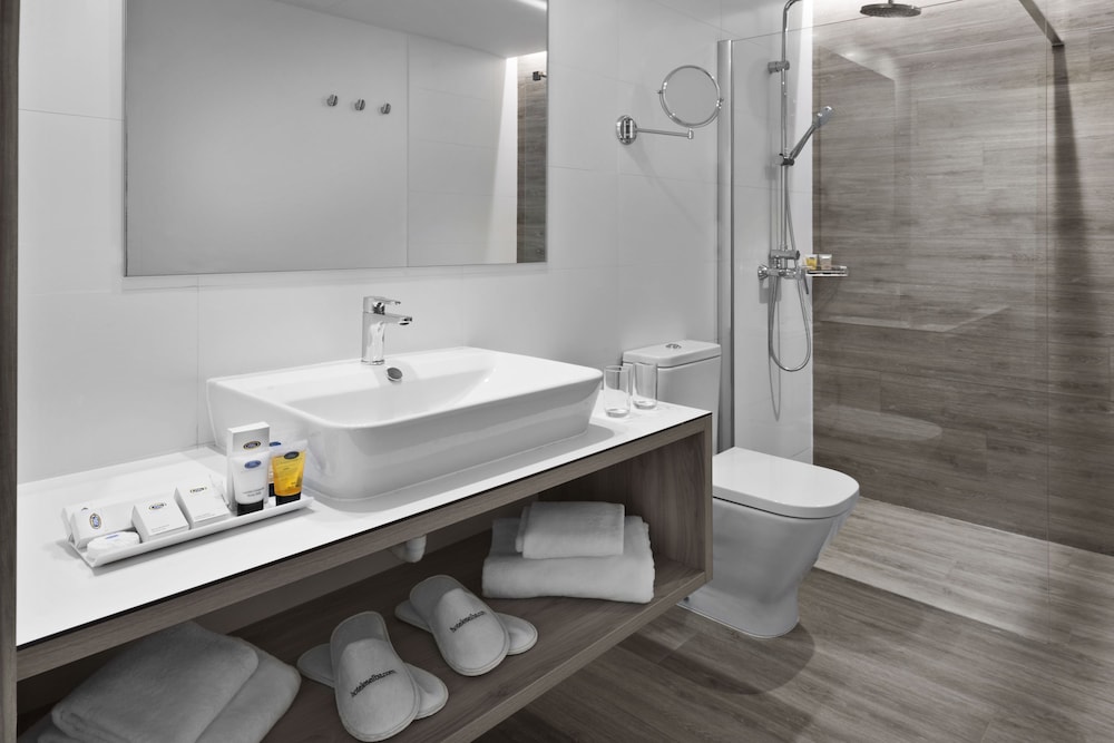 Elba Premium Suites - Adults Only — Hotel rooms in Playa Blanca, Canary Islands