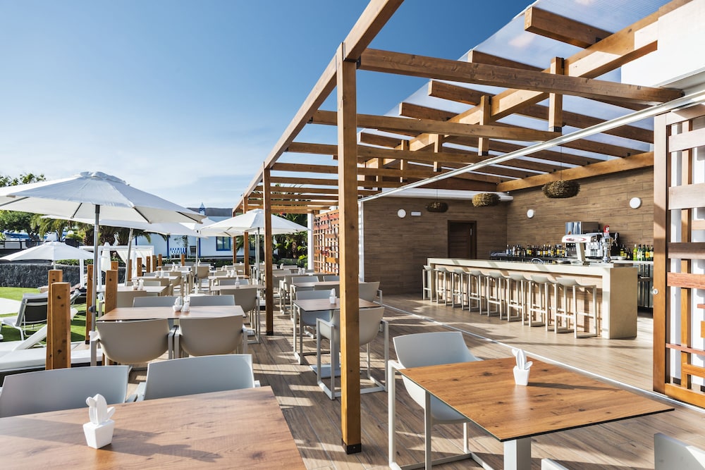 Elba Premium Suites - Adults Only — Restaurant & bars in Playa Blanca, Canary Islands