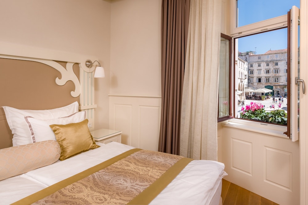 Piazza Heritage Hotel — Hotel rooms in Split, Split-Dalmatia