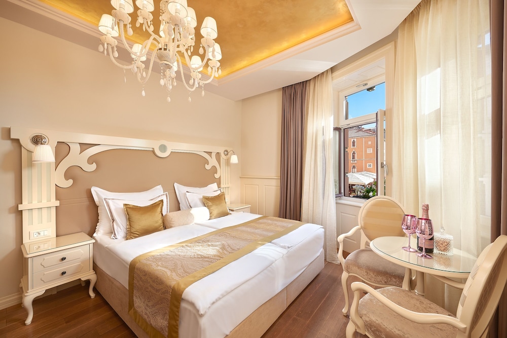 Piazza Heritage Hotel — Hotel rooms in Split, Split-Dalmatia