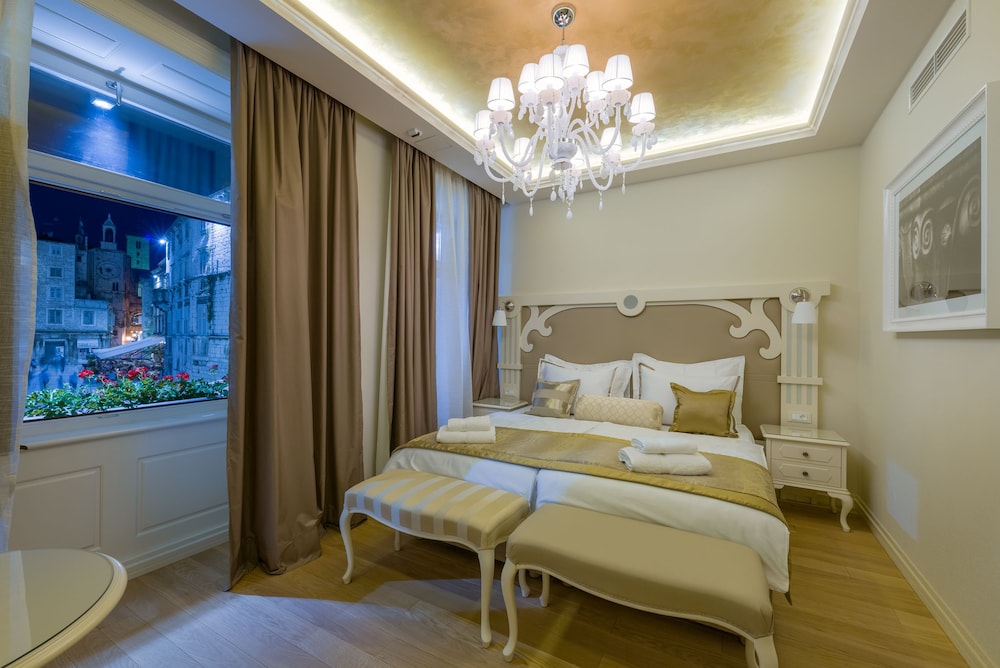 Piazza Heritage Hotel — Hotel rooms in Split, Split-Dalmatia