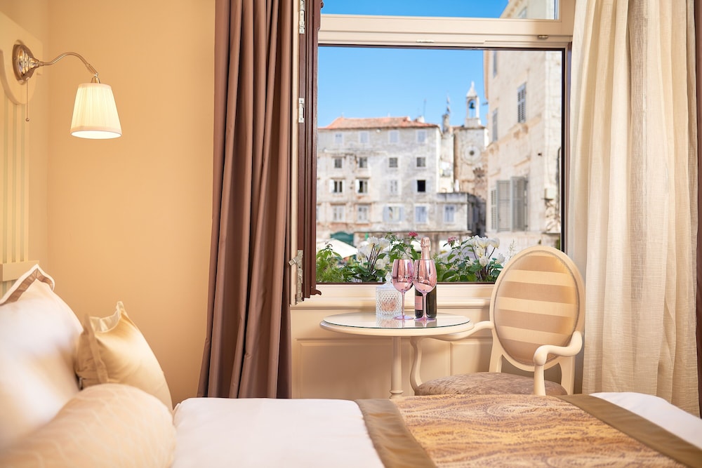 Piazza Heritage Hotel — Hotel rooms in Split, Split-Dalmatia