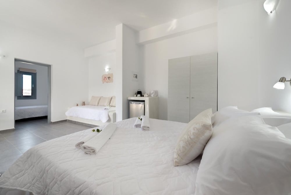 Pancratium villas & suites — Hotel rooms in Akrotiri, South Aegean
