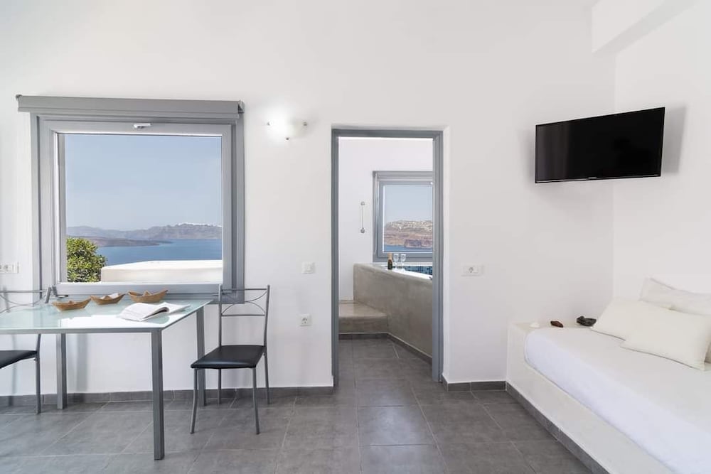 Pancratium villas & suites — Hotel rooms in Akrotiri, South Aegean