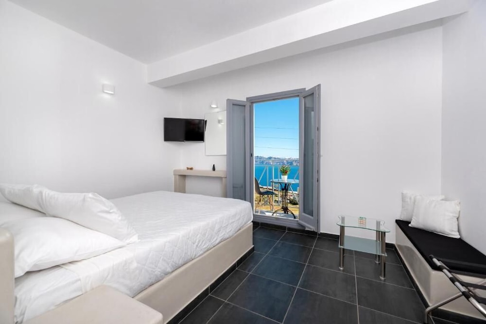 Pancratium villas & suites — Hotel rooms in Akrotiri, South Aegean