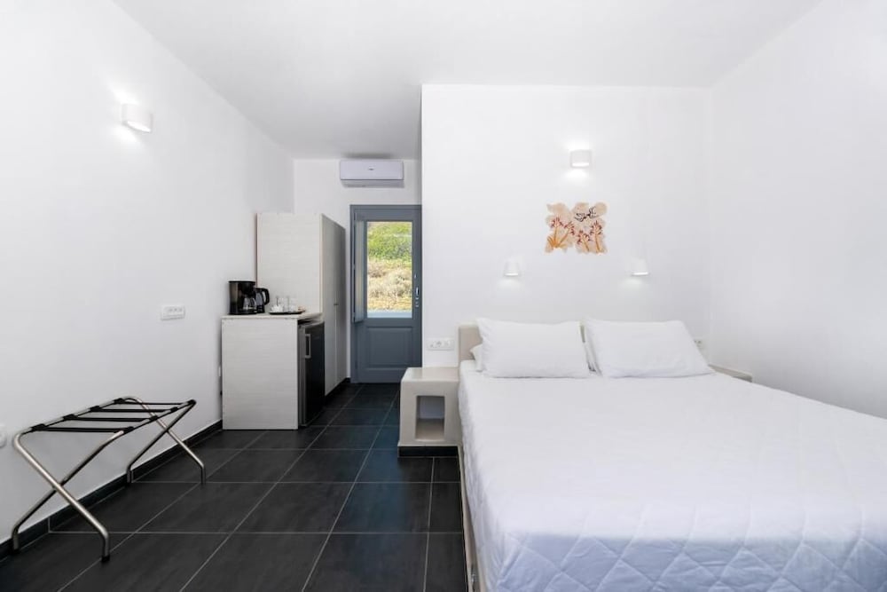 Pancratium villas & suites — Hotel rooms in Akrotiri, South Aegean