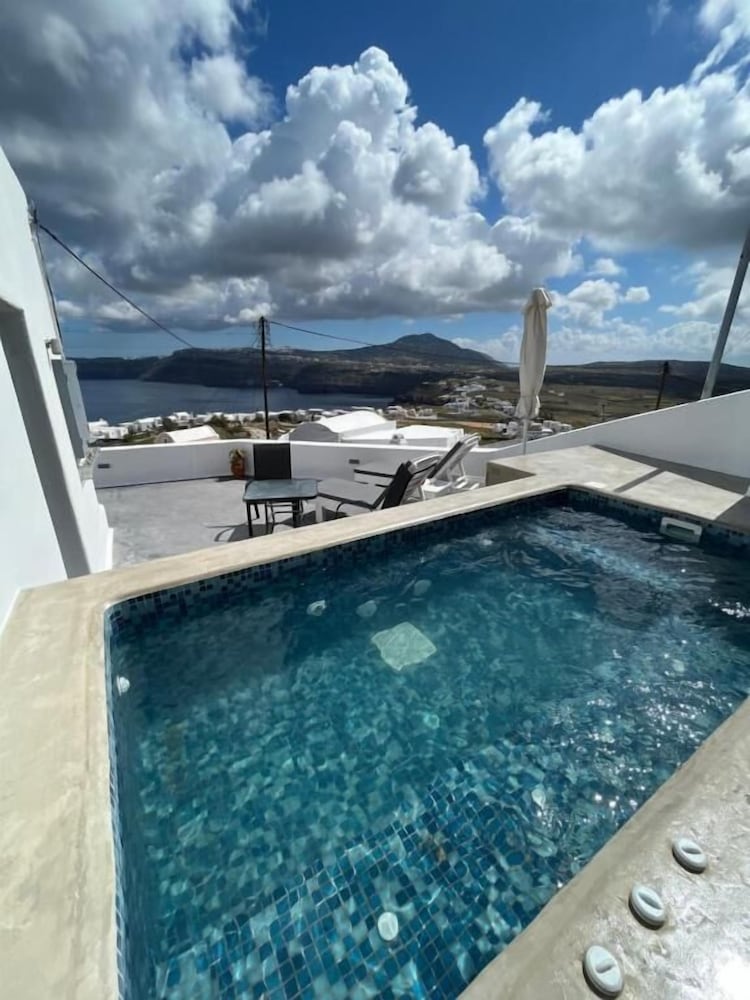 Pancratium villas & suites — Main photo in Akrotiri, South Aegean