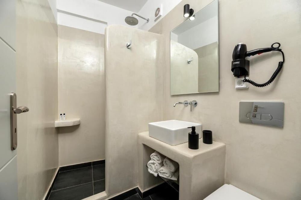 Pancratium villas & suites — Hotel rooms in Akrotiri, South Aegean