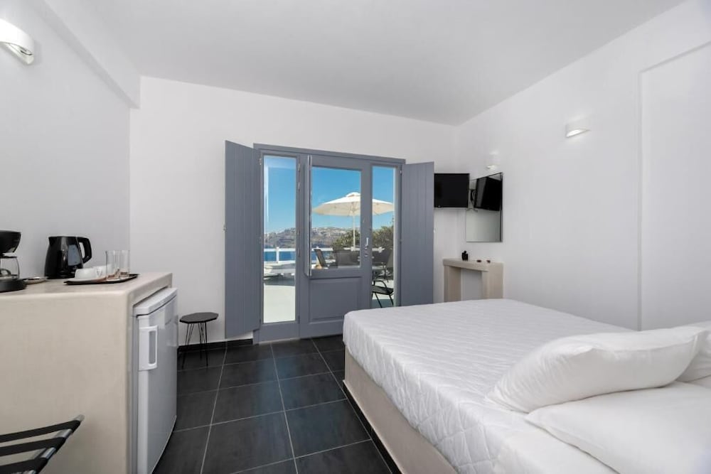 Pancratium villas & suites — Hotel rooms in Akrotiri, South Aegean