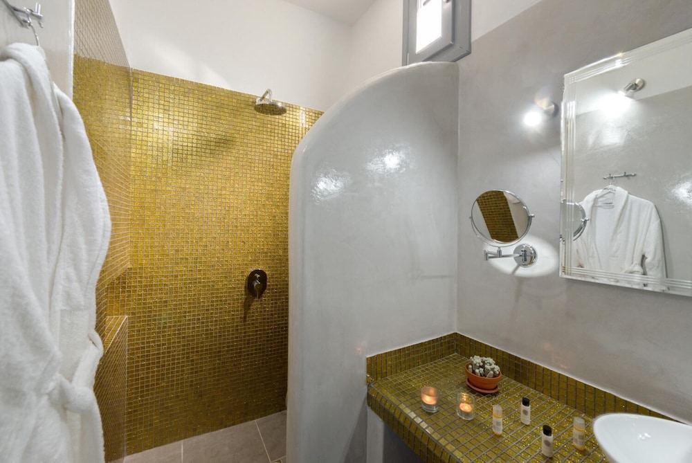 Pancratium villas & suites — Hotel rooms in Akrotiri, South Aegean