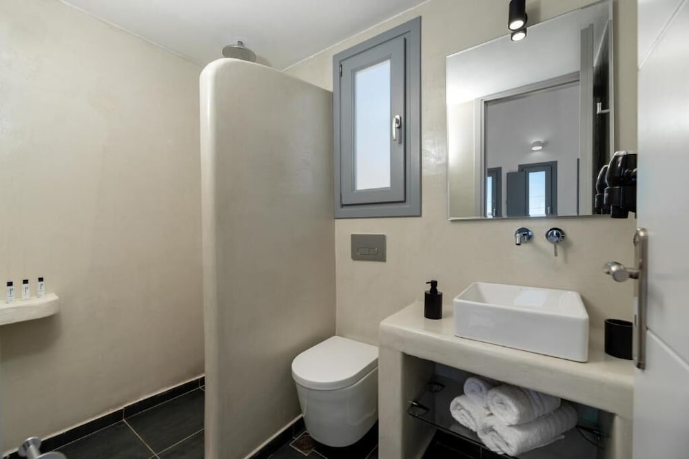 Pancratium villas & suites — Hotel rooms in Akrotiri, South Aegean