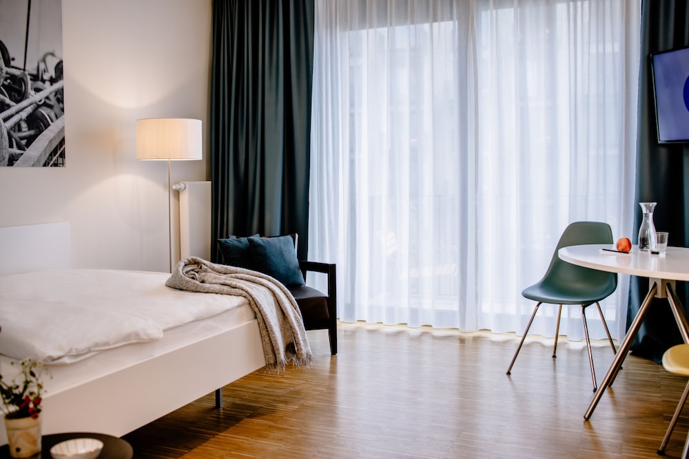 THE FLAG München M. — Hotel rooms in Munich, Bavaria