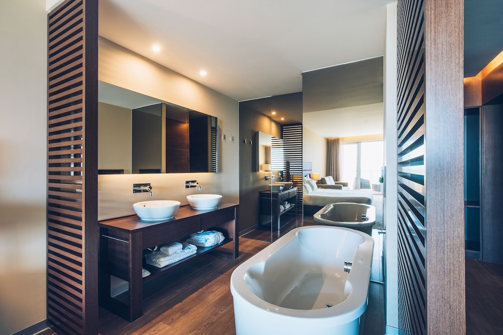 Iberostar Selection Lagos Algarve — Hotel rooms in Lagos, Faro