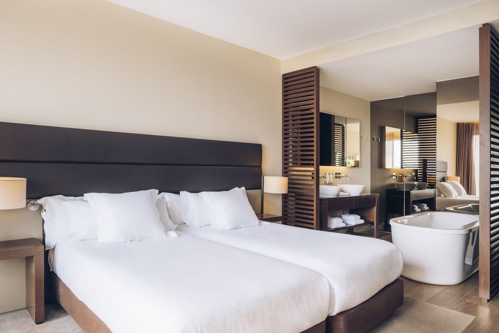 Iberostar Selection Lagos Algarve — Hotel rooms in Lagos, Faro