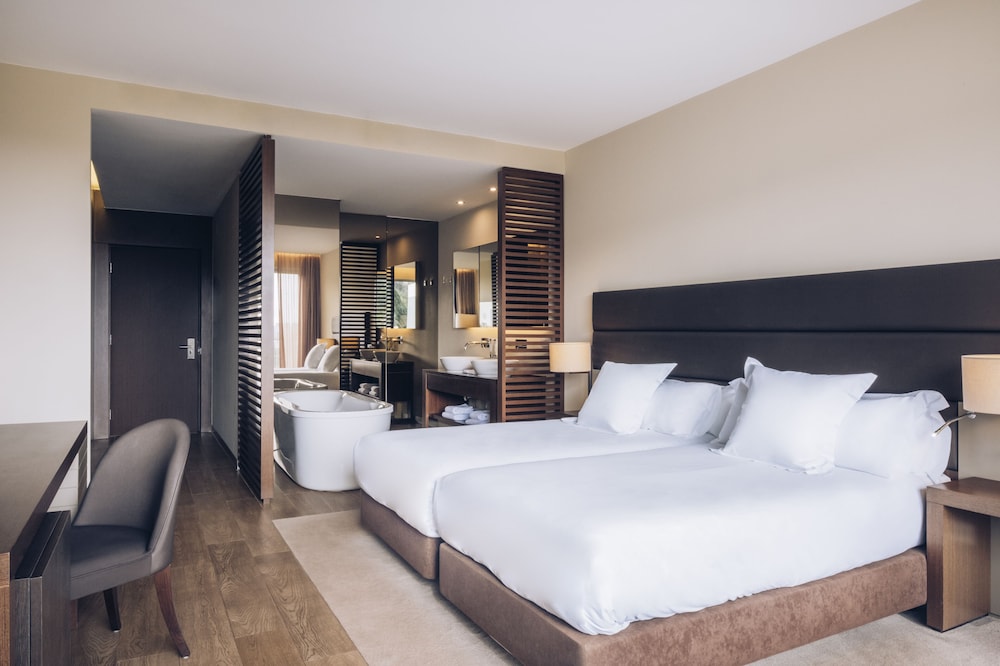 Iberostar Selection Lagos Algarve — Hotel rooms in Lagos, Faro