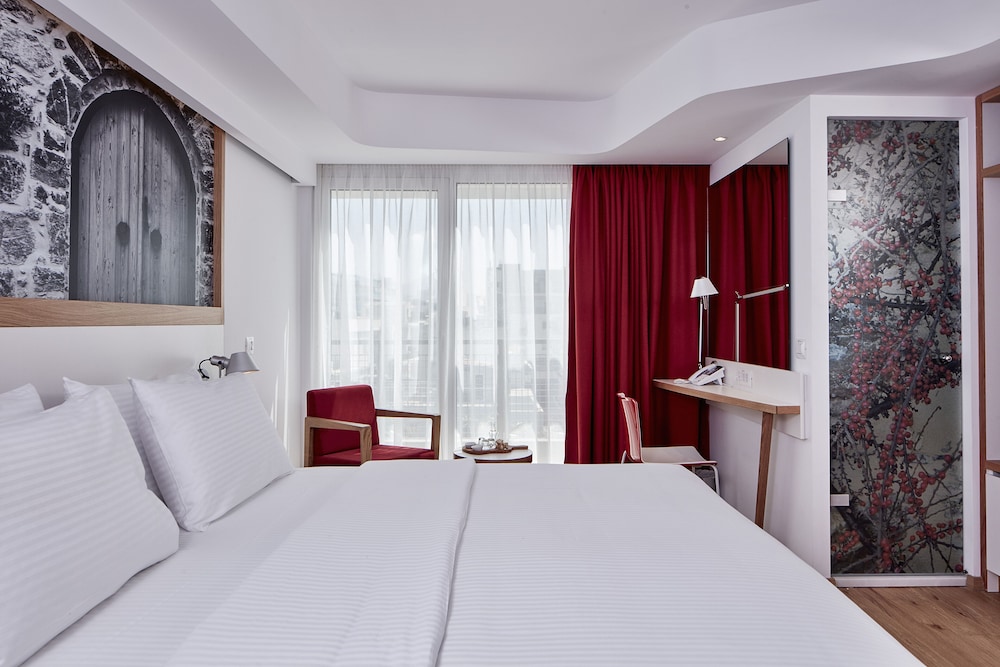 Olive Green Hotel — Hotel rooms in Heraklion