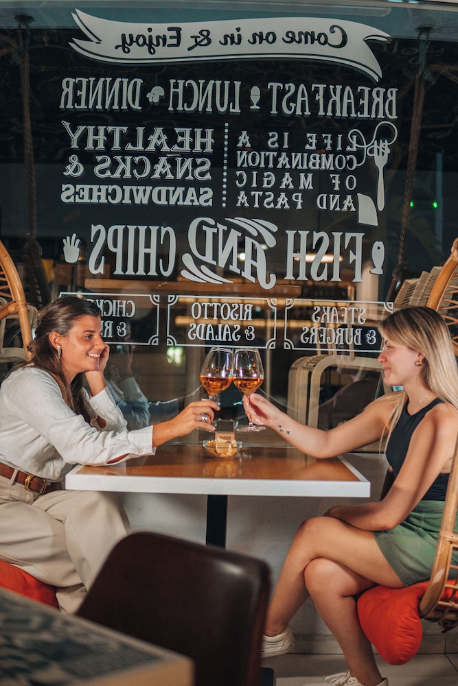Olive Green Hotel — Restaurant & bars in Heraklion