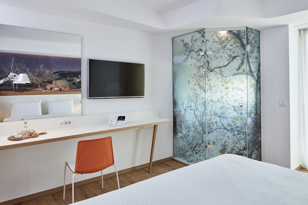 Olive Green Hotel — Hotel rooms in Heraklion