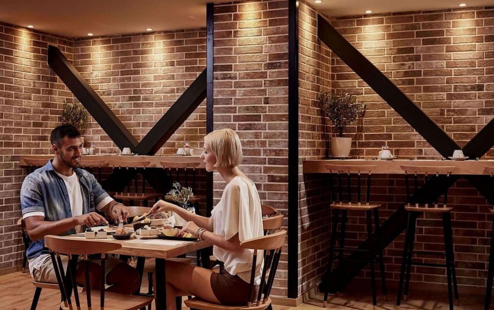 Olive Green Hotel — Restaurant & bars in Heraklion