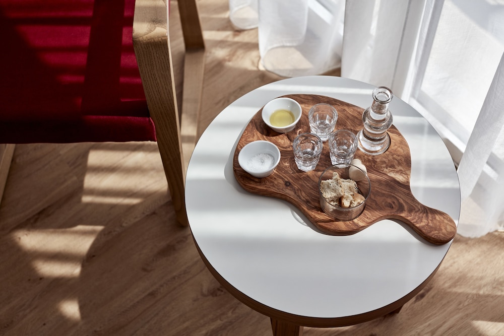 Olive Green Hotel — Restaurant & bars in Heraklion