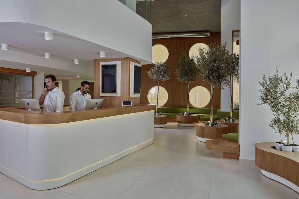 Olive Green Hotel — Hotel building in Heraklion