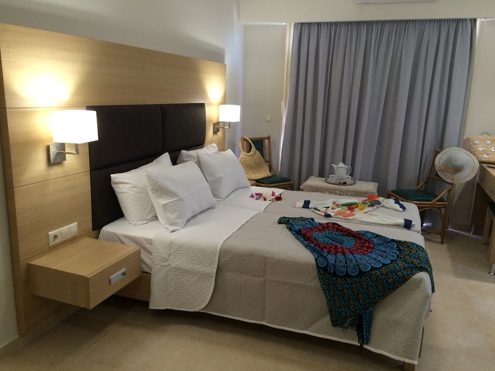 Artemis Bay by Estia — Hotel rooms in Malia