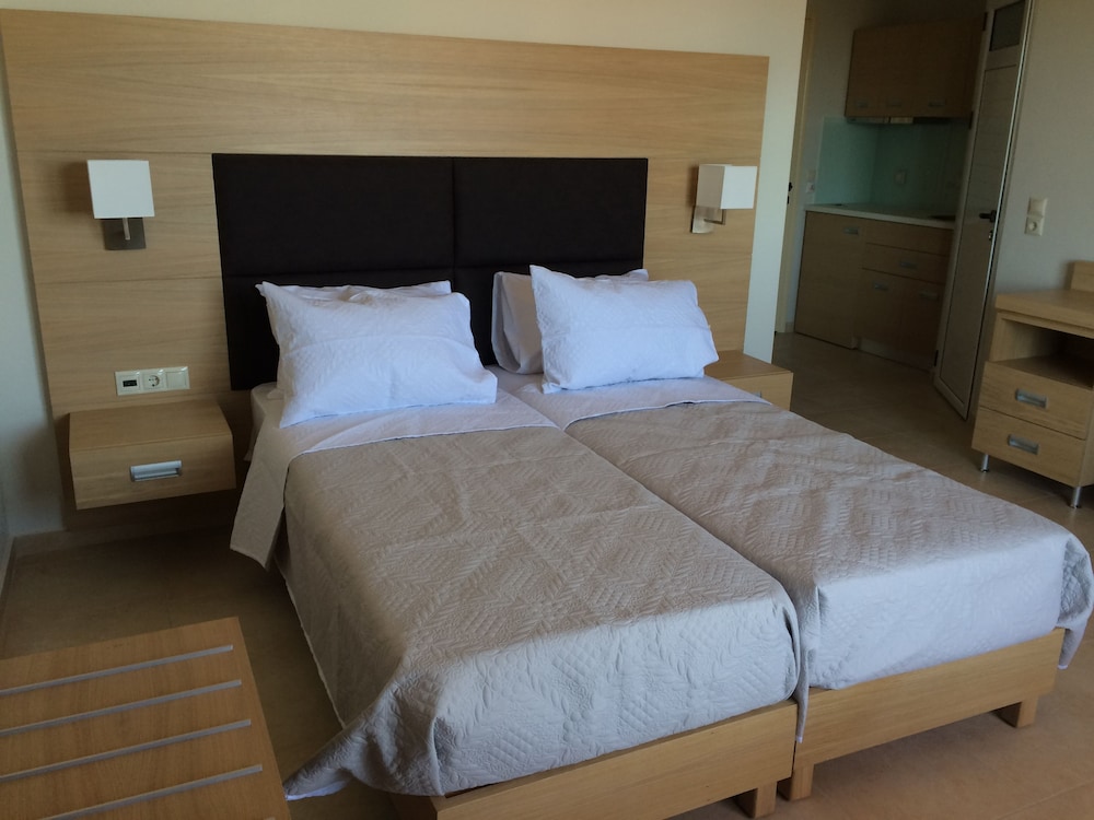 Artemis Bay by Estia — Hotel rooms in Malia