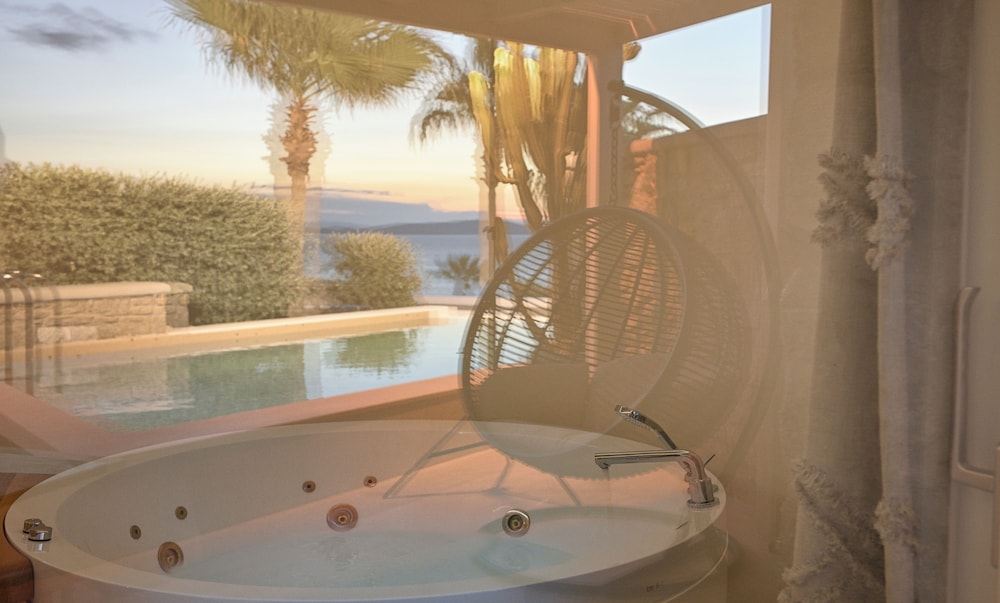 Anax Resort & Spa — Hotel rooms in Ornos, South Aegean