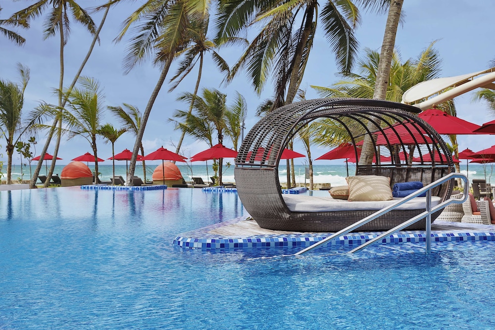 Radisson Blu Resort Galle — Swimming pool in Galle, Southern Province