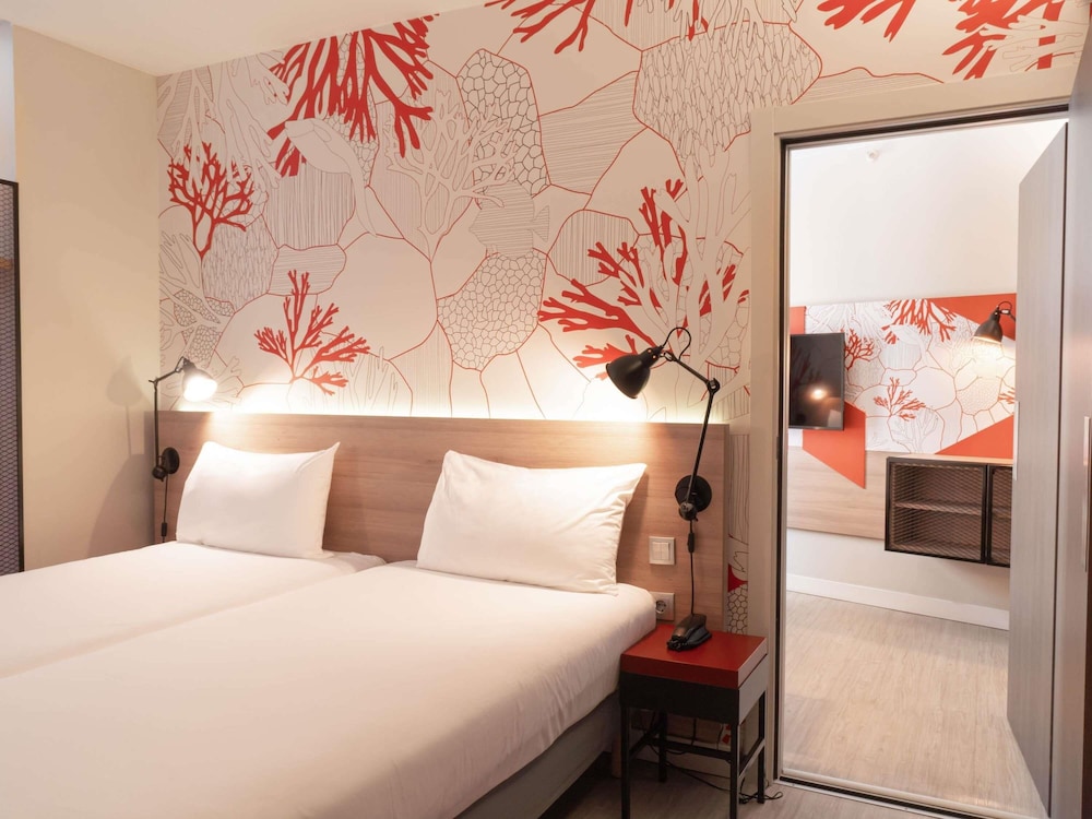 ibis Styles Barcelona City Bogatell — Hotel rooms in Barcelona, Catalonia
