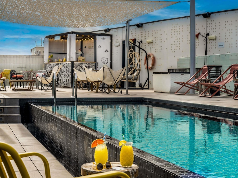 ibis Styles Barcelona City Bogatell — Swimming pool in Barcelona, Catalonia