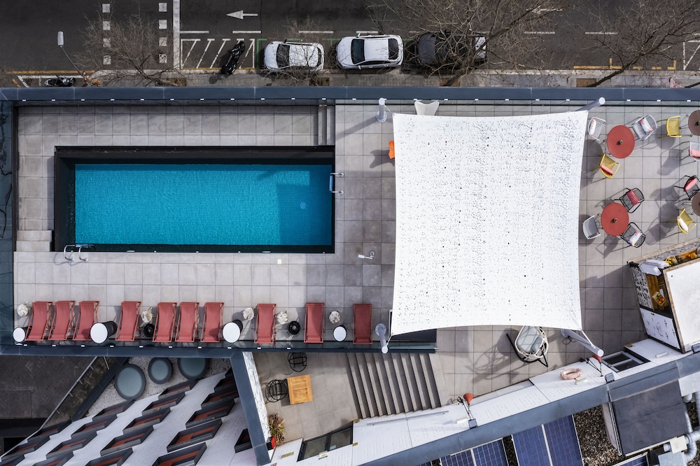 ibis Styles Barcelona City Bogatell — Swimming pool in Barcelona, Catalonia